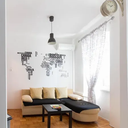 Idassa Old Town - Self Check In Apartment *